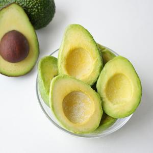 껍질과 씨를 제거한 아보카도 하프컷 1kg