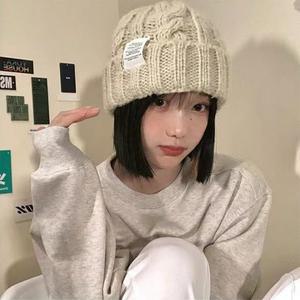 [기타]꽈배기 겨울 여자모자 카키색 뜨개 숏비니