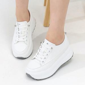 [롯데백화점]원더슈즈 원더슈즈 키리티 천연소가죽 스니커즈 6CM P504