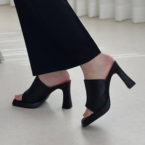 가죽 와이드 스트랩 가보시 뮬 쿠션 슬리퍼 힐 10cm 블랙