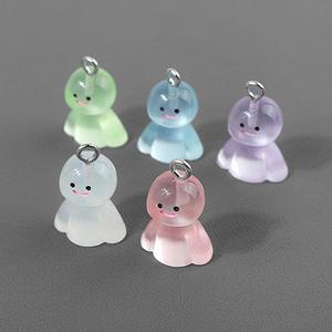 싼비즈 [6421-15]아크릴펜던트 야광테루테루보즈 날씨요정 13x16mm ,1개