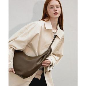 [갤러리아] (24 F/W)  LARGE HOBO BAG AQ7AB815