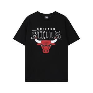 [NBA][PR]CHI 팀 로고 빅 아트웍 티셔츠(N242TS911P) 블랙