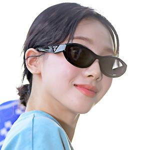 프라다 에스파 카리나 캣아이 오벌 선글라스 PR 26ZSF 16K08Z