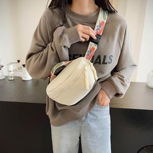 레네 여성 패턴 스트랩 데일리 힙색 슬링백 가방 L92284