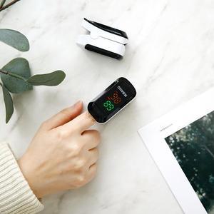 옥시뷰 산소포화도 측정기 핑거팁 전용 농도 맥박 펄스옥시미터 휴대용 건전지 가정용 심박수