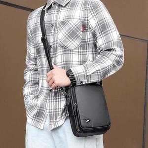 고급 가죽 남성 크로스백 직장인 출퇴근 미니 가방