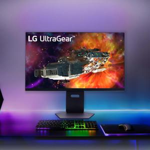 LG 울트라기어 32GS94 80cm IPS 광시야각 4K UHD 144Hz 1ms 피벗 기능 컴퓨터 게이밍 모니터