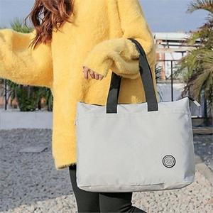 [라일리] Rly 데일리 손가방 여자 중년 회사원 그레이 가방