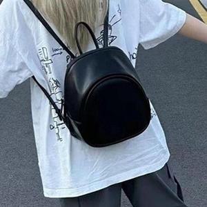 [다잇템] 여자 영패션 쁘띠 라운딩 원형 레더 검정 백팩