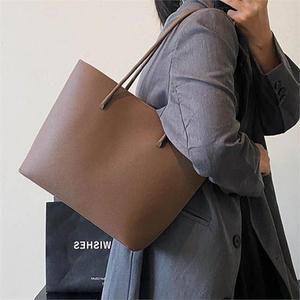 [라일리] Rly 가죽 숄더 토트백 긴끈 어깨에 매는 미니 레더백  10191799)