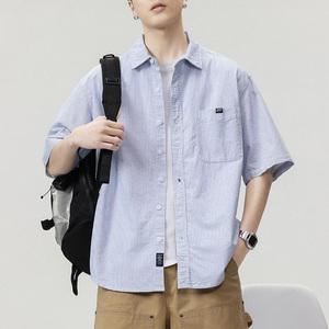 남성 스트라이프 반팔 셔츠 여름 얇은 캐주얼 라펠 오버핏 무지반팔티