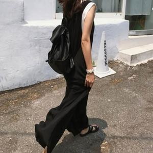 데일리 올블랙 U넥 점프수트 여성 레이어드 민소매