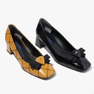 세라 에디션 펌프스 스퀘어토 소가죽 T3단리본 5CM S22P529