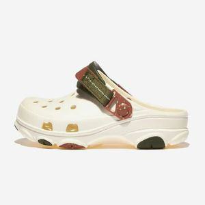 [그랜드스테이지] CROCS CLASSIC ALL TERRAIN CLOG  CHALK CRS206340