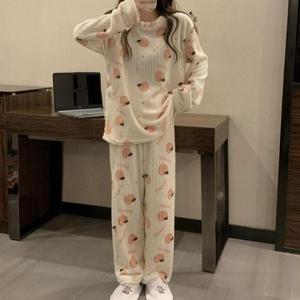 따뜻한잠옷 겨울 홈웨어 피치 상하의세트 극세사 골지