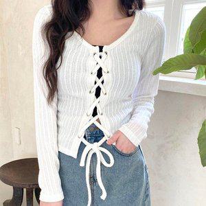 [옷자락]여자 코르셋 아일렛 슬림핏 스판 유넥 크롭 니트 긴팔티_P349698599