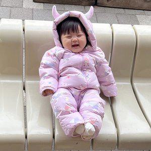 [블랙야크키즈](대구신세계)24년 FW 신상 귀여운 전판 그래픽이 매력적인 베이비 다운우주복 [BKO버트다...