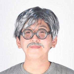 중년 할로윈 남성 할아버지가발 공연 파티 코스프레_WFFQ8BP