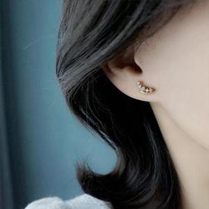 [KGPQZ02R_4B]화이트 크리스탈 뉴문 골드귀걸이 귀걸이