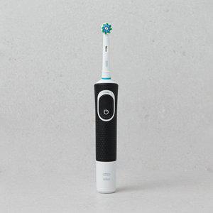 오랄비 전동칫솔 D100 바이탈리티 크로스액션 블랙