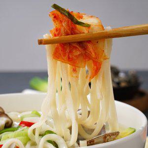 명동칼국수 3인분+마늘김치 1kg 세트