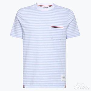 톰브라운 포켓 RWB 트리밍 스트라이프 반팔티 MJS205A J0053 452