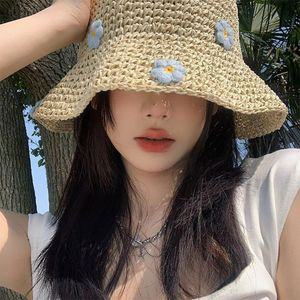 플라워 패치 여름 모자 버킷햇 썬캡 자외선차단 여행 바캉스 해변 밀짚 물놀이 라탄 휴양지 뜨개