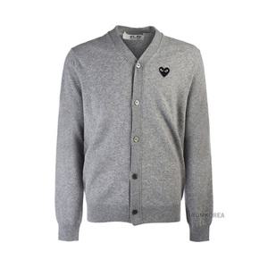 [롯데백화점]꼼데가르송 FW24 공용 하트 와펜 가디건 AX N024 051 2 LIGHT GREY