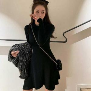 여자 겨울 연말 블랙 파티 미니 코디 룩 모임 드레스