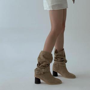여자 스웨이드 유니크 루즈 버클 6cm 미들 부츠