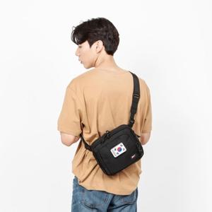 [다잇템] 남자 태극기패치 경량 스퀘어 분리수납 크로스백