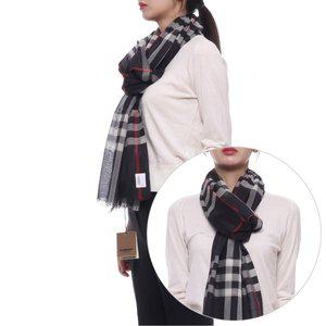 [부산점][버버리][버버리] 24SS 여성 체크 울 실크 머플러 (8078780 NAVY W 24S)