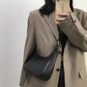 자라 여자 가방 프랑스 유니크 미니멀리즘 호버 숄더백 만두가방