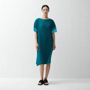 [플리츠미](의정부점)[최초 판매가 158000원] 사선 컬러블럭 플리츠 원피스_EPOPM024025
