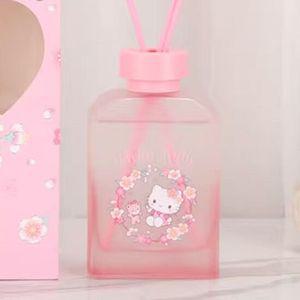 방향제 헬로키티 글라스 디퓨저 200ml(리치소다향) 실내방향제