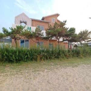 [충남 펜션] 태안 학암포황금펜션 (태안,안면도,서산)