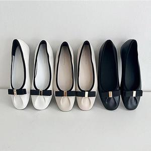 [HYIJS4VY_4B]기본 의류 코디 펌프스 플랫신발 방한 봄
