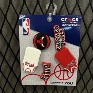 [크록스]CROCS HC02 NBA 시카고 불스 번들 NBA CHICAGO BULLS 5PCK JIBBITZ BUNDLE (PACK (S15166238)