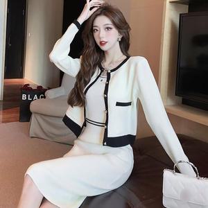 [BZFJ9200_51IB]라운드 금장 가디건 민소매 나시 투피스