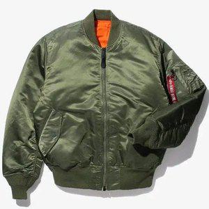 [알파인더스트리](국내배송) 24FW 알파인더스트리 MA-1 자켓 MJM21000C1 SAGE GREEN