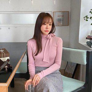 [옷자락]여자 겨울 페미닌 리본 스트랩 기모 폴라 슬림 티셔츠_P378086633