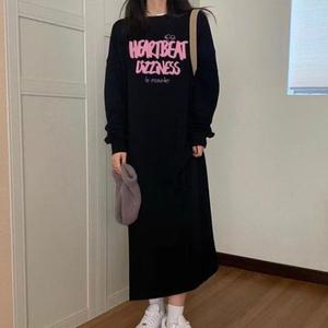 [오노마] ONM 휴양지 롱 기모 긴팔 루즈핏 레터링 원피스 바캉스