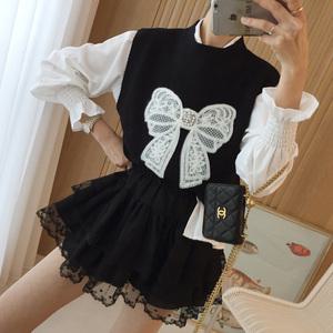 머스크 카라 스모크밴딩 셔츠블라우스 리본자수 큐빅 라운드 니트조끼 투피스세트 탑 (2color)