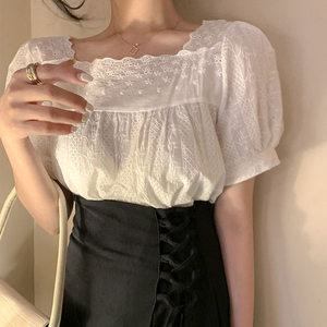 스퀘어넥 펀칭레이스 퍼프 블라우스 T2061