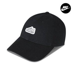 [나이키] NIKE 클럽 언스트럭처 에어 포스 1 패치 볼캡 모자 FZ2121-010