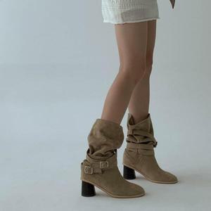 여자 스웨이드 유니크 루즈 버클 6cm 미들 부츠