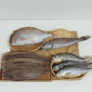 삼천포 용궁시장 제수용 반건조 생선 세트3(참돔1+서대6+민어1+부세조기3)