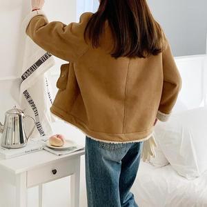여자 무스탕 FW 하프 양털 박시핏 카라 자켓_3