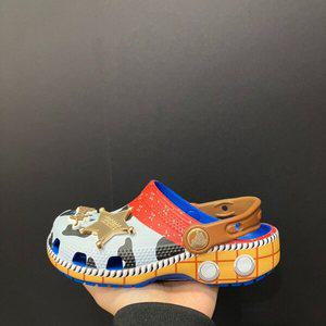 [smarket]CROCS TOY STORY WOODY CLASSIC CLOG K 209461-4GX